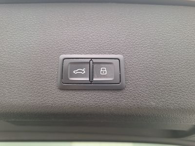 Audi E-tron-gen 19 BEV. AUDI E-TRON 55 QUATTRO S-LINE 5D, 2021