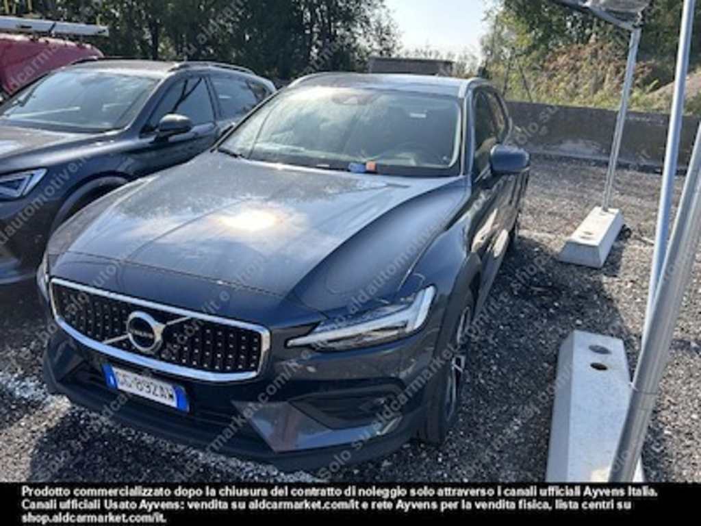 Volvo v60 cross count B4 D -