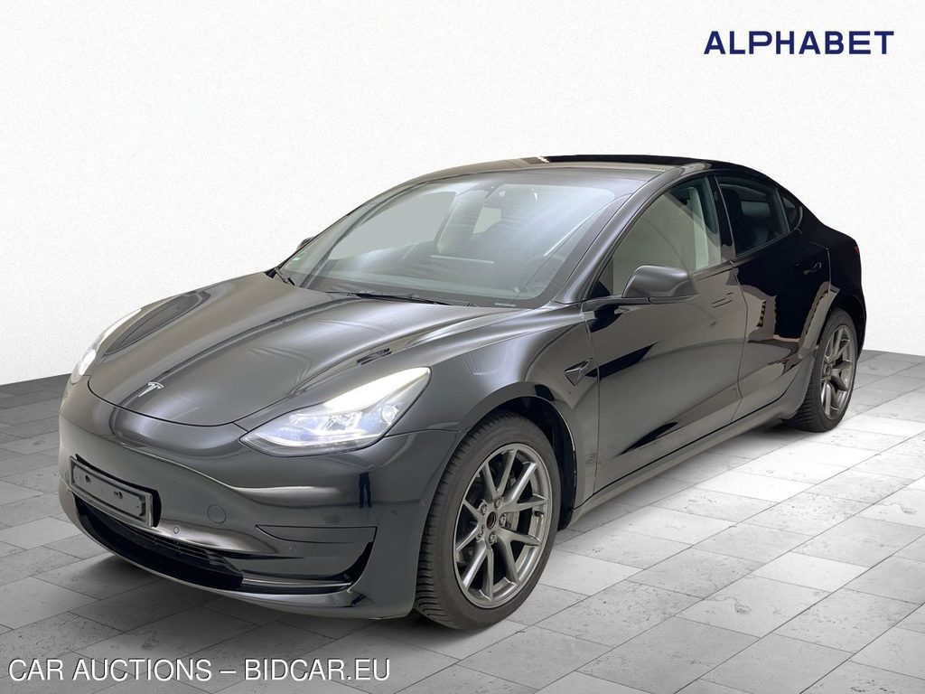 Tesla Model 3 Standard Reichweite Plus Hinterradantrieb, 2022