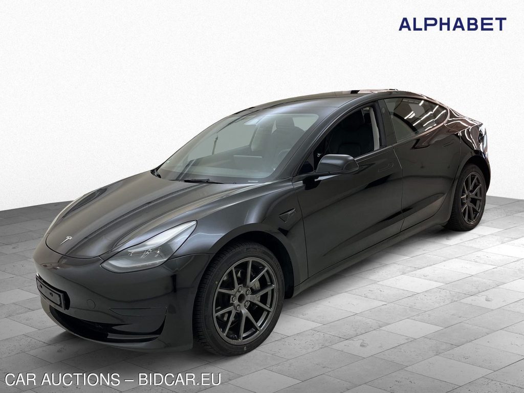 Tesla Model 3 Standard Reichweite Plus Hinterradantrieb, 2022