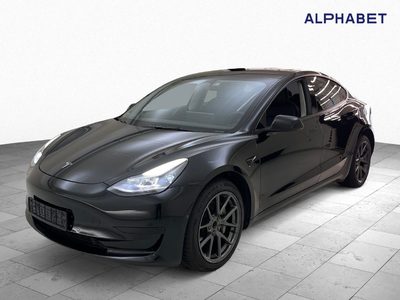 Tesla Model 3 Standard Reichweite Plus Hinterradantrieb, 2022