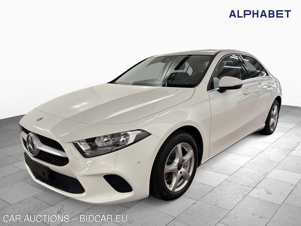 Mercedes-Benz A 200 4Matic 8G-DCT Style, 2022