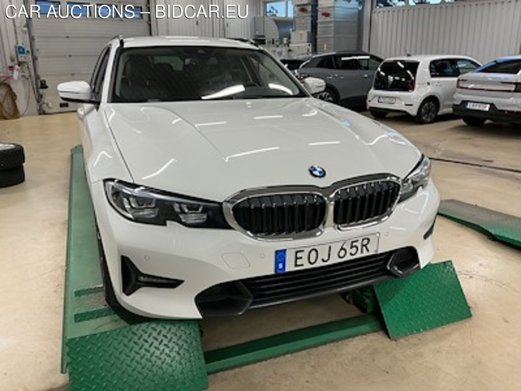 BMW 3-serie 330e xDrive Touring Sport Line Drag