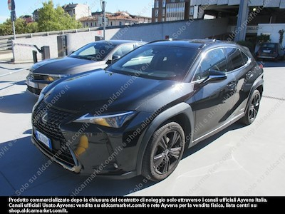 Lexus UX PC hybrid midnight edition -