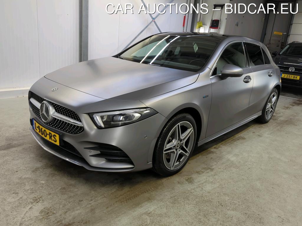 Mercedes-Benz A250 e 1.3 160kW Bus.Sol. AMG Limited DCT, 2021
