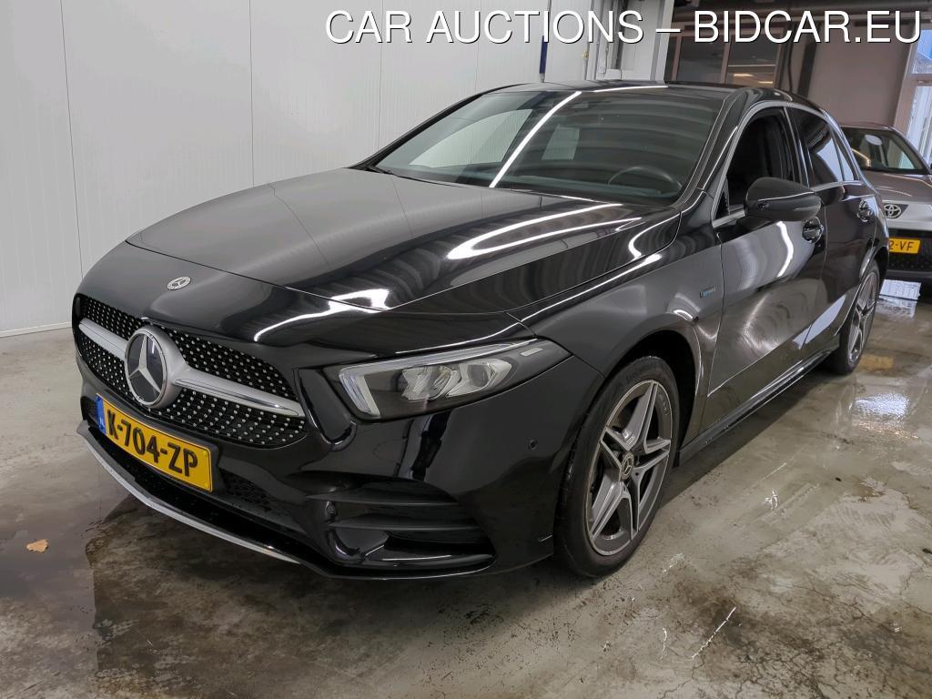 Mercedes-Benz A250 e 1.3 160kW Bus.Sol. AMG Limited DCT, 2021