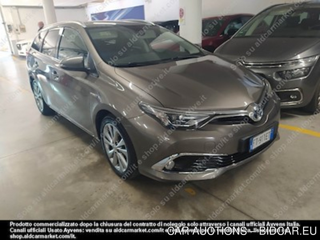 Toyota auris hybrid lounge touring sports -