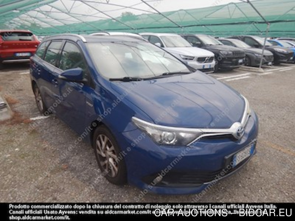 Toyota auris touring sports hybrid business -
