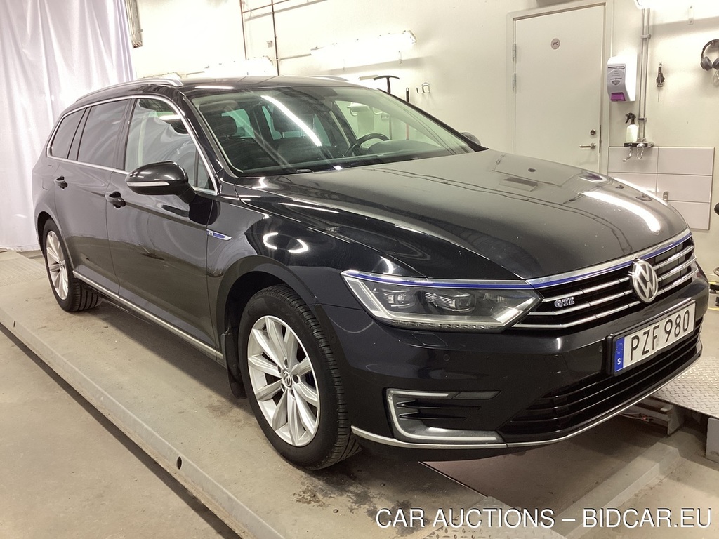 Volkswagen Passat GTE SC Executive Drag Varmare Kamera