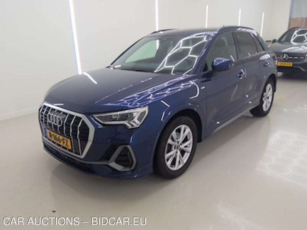 Audi Q3 35 TFSI S tronic S edition 5d