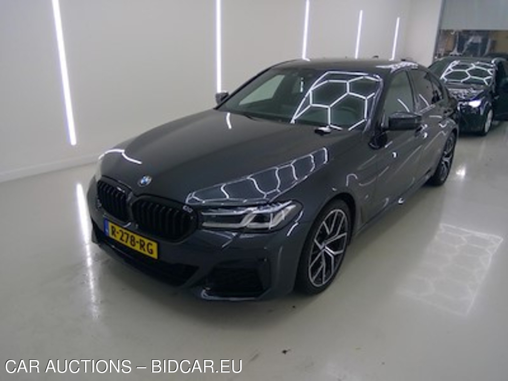 BMW 5-serie sedan 520iA Business Edition Plus M Sport