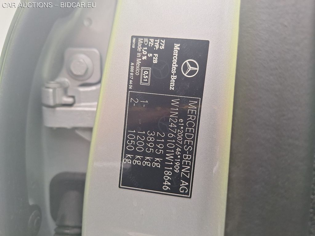 Mercedes Glb-klasse-bm24 19. MERCEDES-BENZ GLB GLB 180 D BUSINESS SOLUTION 5D, 2021