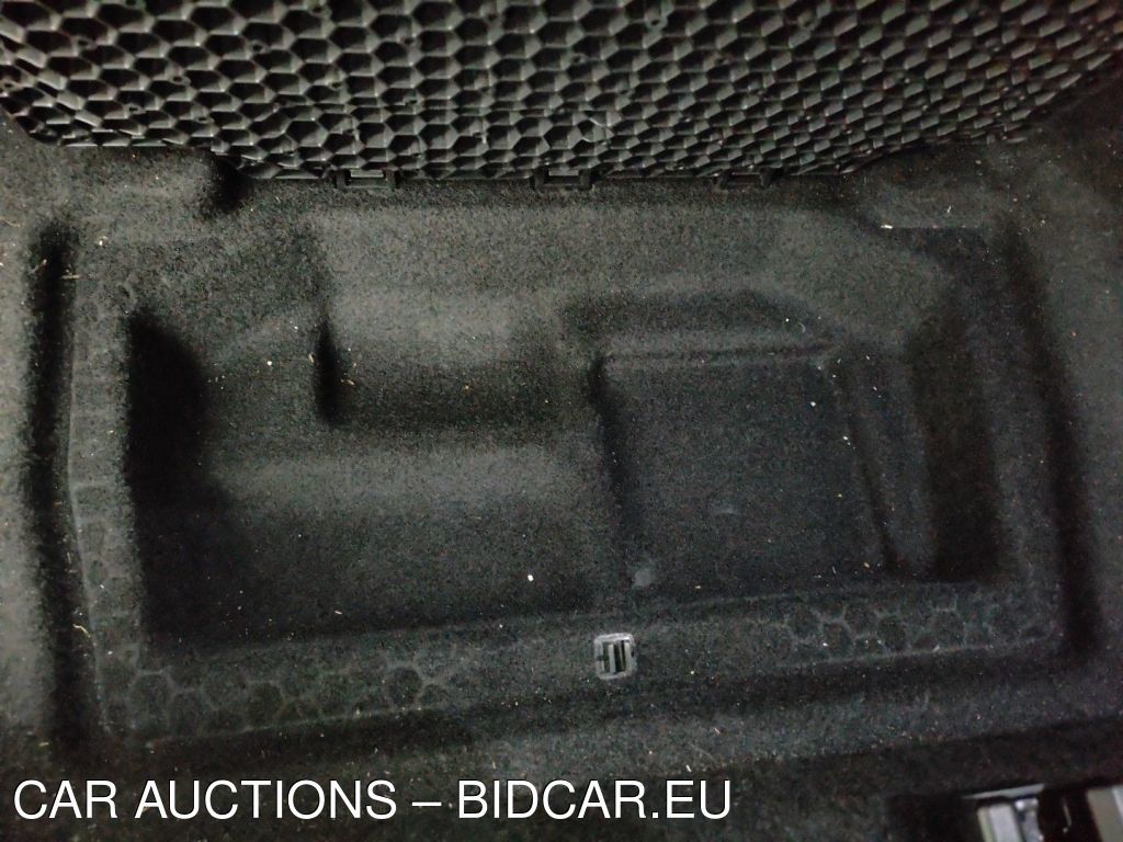 Peugeot 5008 diesel - 2021 5008 1.5 BLUEHDI ALLURE, 2021