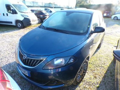Lancia Ypsilon 1.0 firefly hybrid Gold Plus s&amp;s 70cv 5p.t, 2023