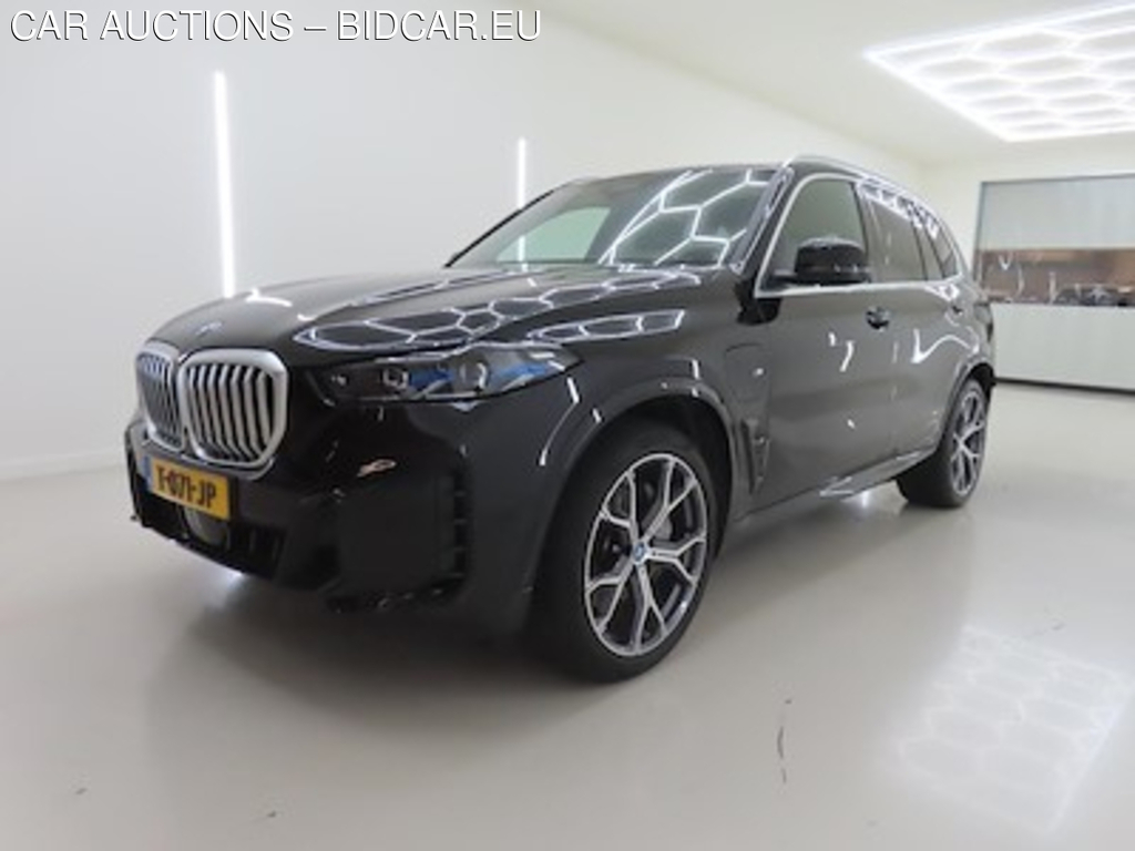 BMW X5 xDrive50e Launch Edition