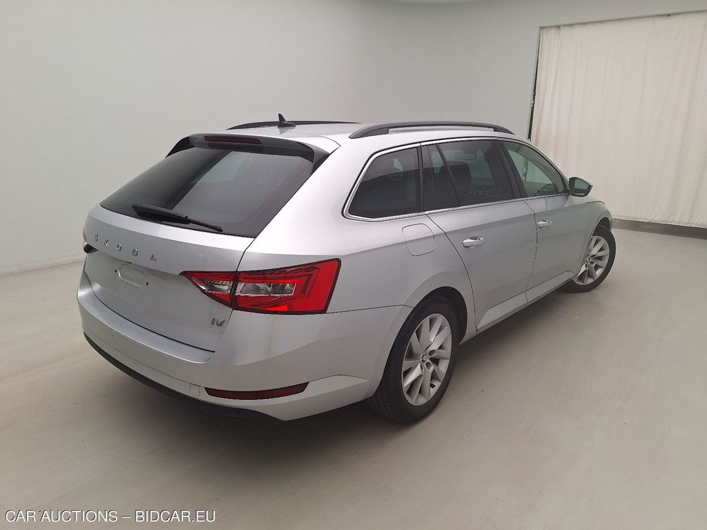 Skoda Superbcombi-3v5 COMBI FL19. SKODA SUPERB COMBI 1.4 TSI IV 160KW DSG6 AMBITION, 2021
