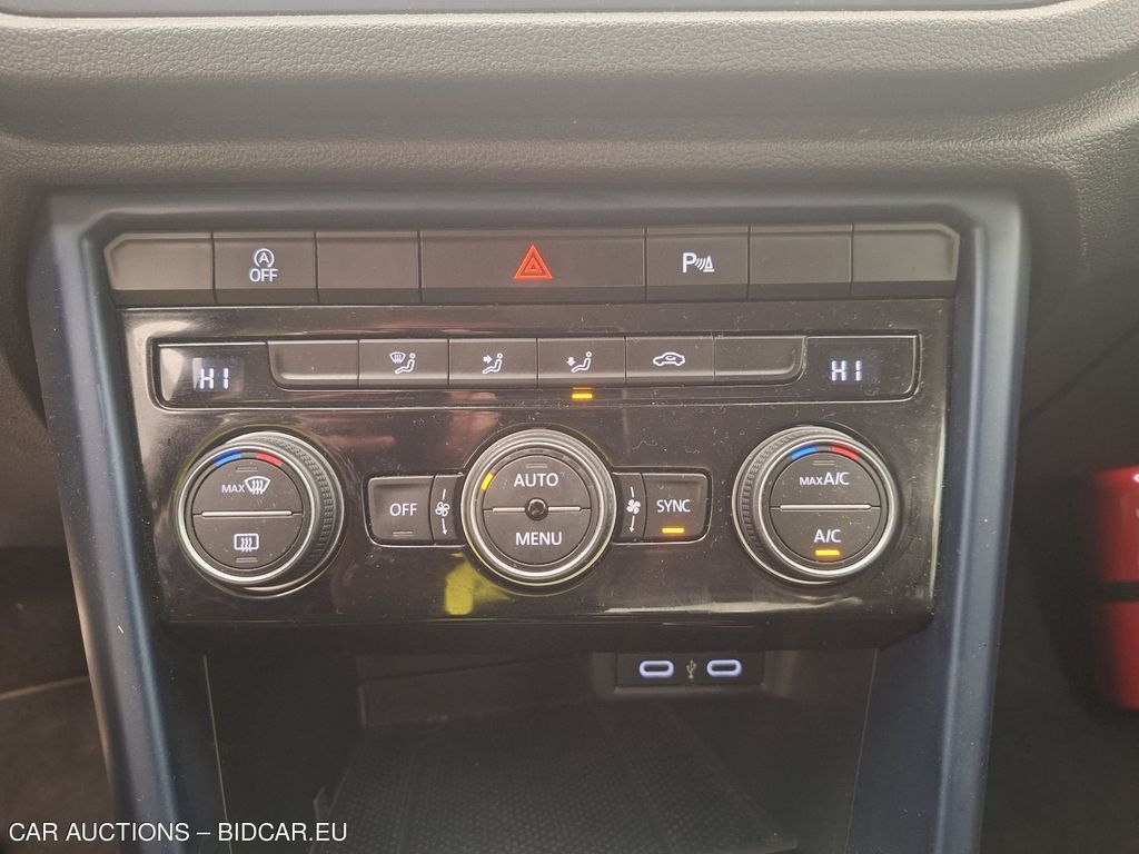 Volkswagen T-roc 17. VOLKSWAGEN T-ROC 1.6 TDI UNITED 5D, 2021