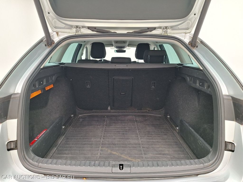 Skoda Octavia-combi-6 COMBI 20. SKODA OCTAVIA COMBI 2.0 CRTDI 85KW STYLE 5D, 2020