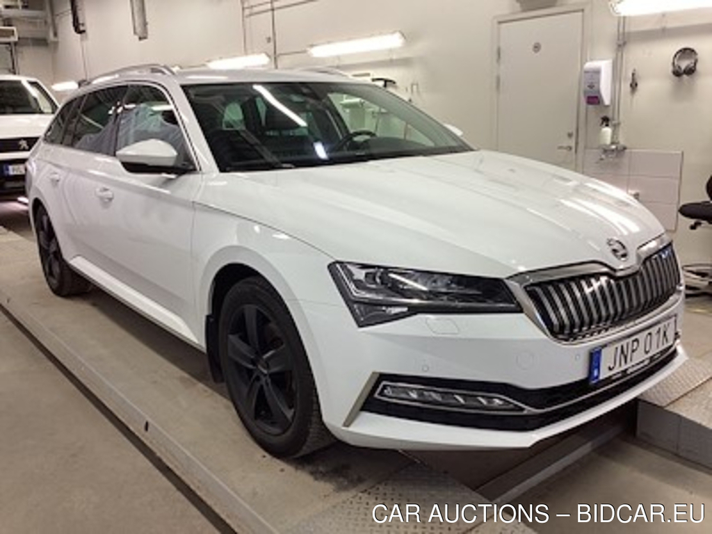 Skoda Superb iV Plug-In 218 Style Business Drag Varmare