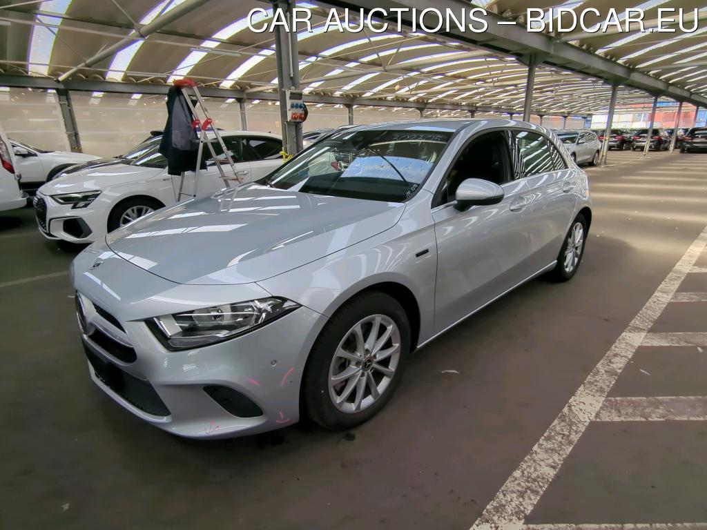 Mercedes-Benz A 250 E 8G-DCT Style, 2021