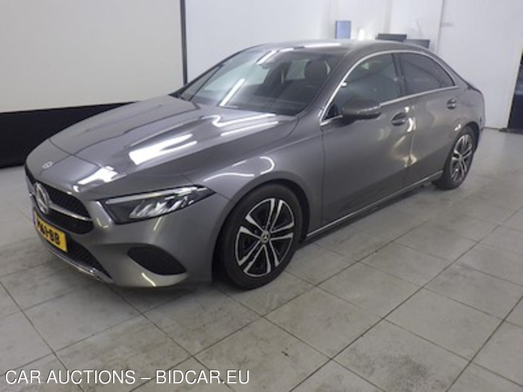 Mercedes-Benz A-klasse limousine A 180 DCT Business Line 4d
