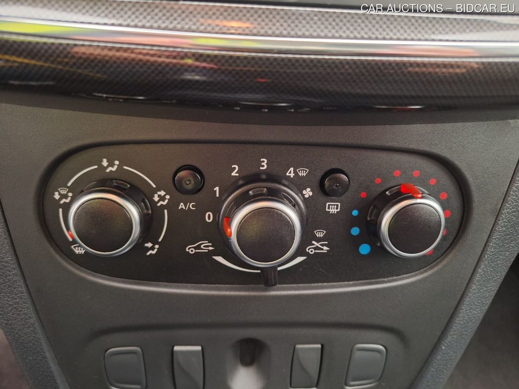 Dacia Sandero 13. DACIA SANDERO 1.0 SCE 75 LAURÉATE 5D, 2019