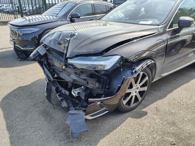 Volvo Xc60 T6 RECHARGE GEARTRONIC INSCRIPTION 5D !!! DAMAGED CAR !!! PV 16.2, 2021