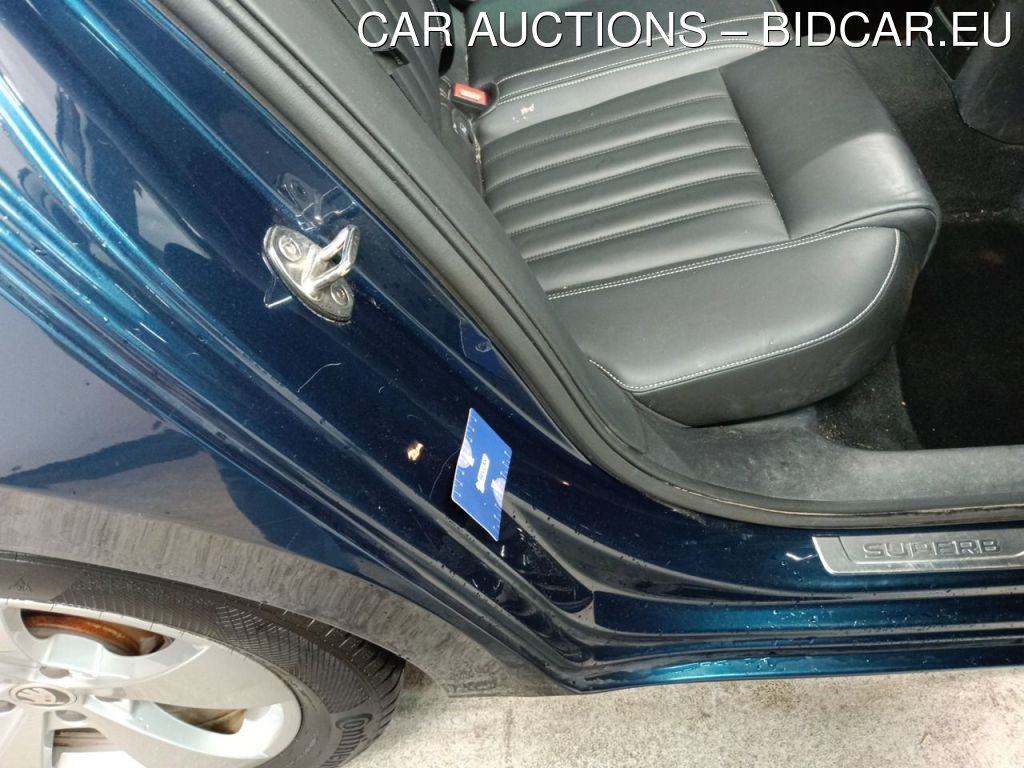 Skoda Superbcombi-3v5 COMBI 1.4 TSI IV 160KW DSG6 STYLE 5D, 2020