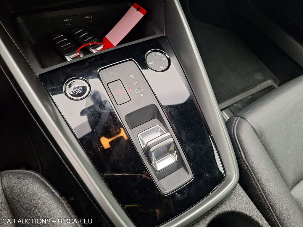 Audi A3sportback-8ya SB 20. AUDI A3 SPORTBACK 1.0 30 TFSI 81KW S TRON. S LINE, 2021