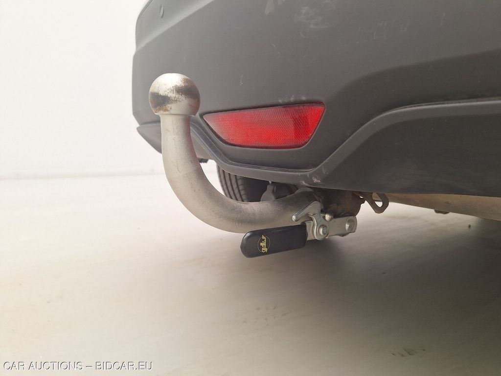 Toyota C 16. TOYOTA C-HR 1.8 VVT I-HYBRID C-LUB BI-TONE E-CVT 5, 2020