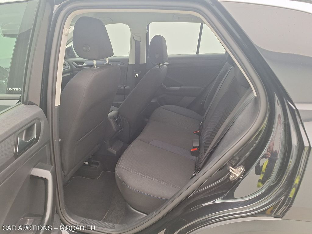 Volkswagen T-roc 17. VOLKSWAGEN T-ROC 1.6 TDI UNITED 5D, 2021