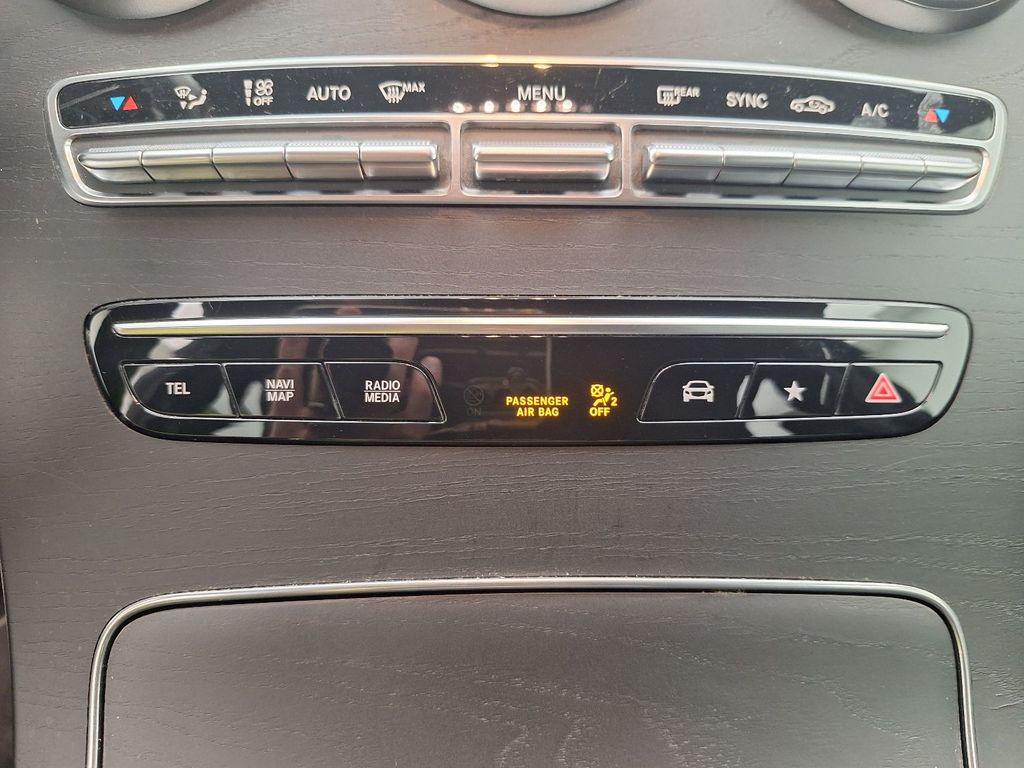 Mercedes Glc-klasse-bm25 FL19. MERCEDES-BENZ GLC GLC 200 D BUSINESS SOLUTION 5D, 2020