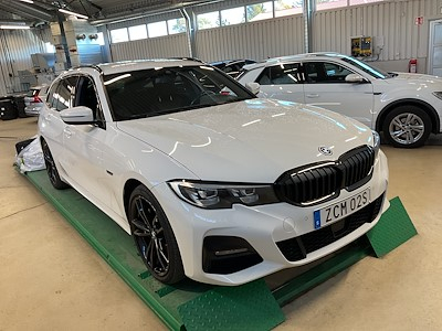 BMW 3-SERIE 330e Touring M Sport Shadow Drag Rattvarme Adaptiv Fart
