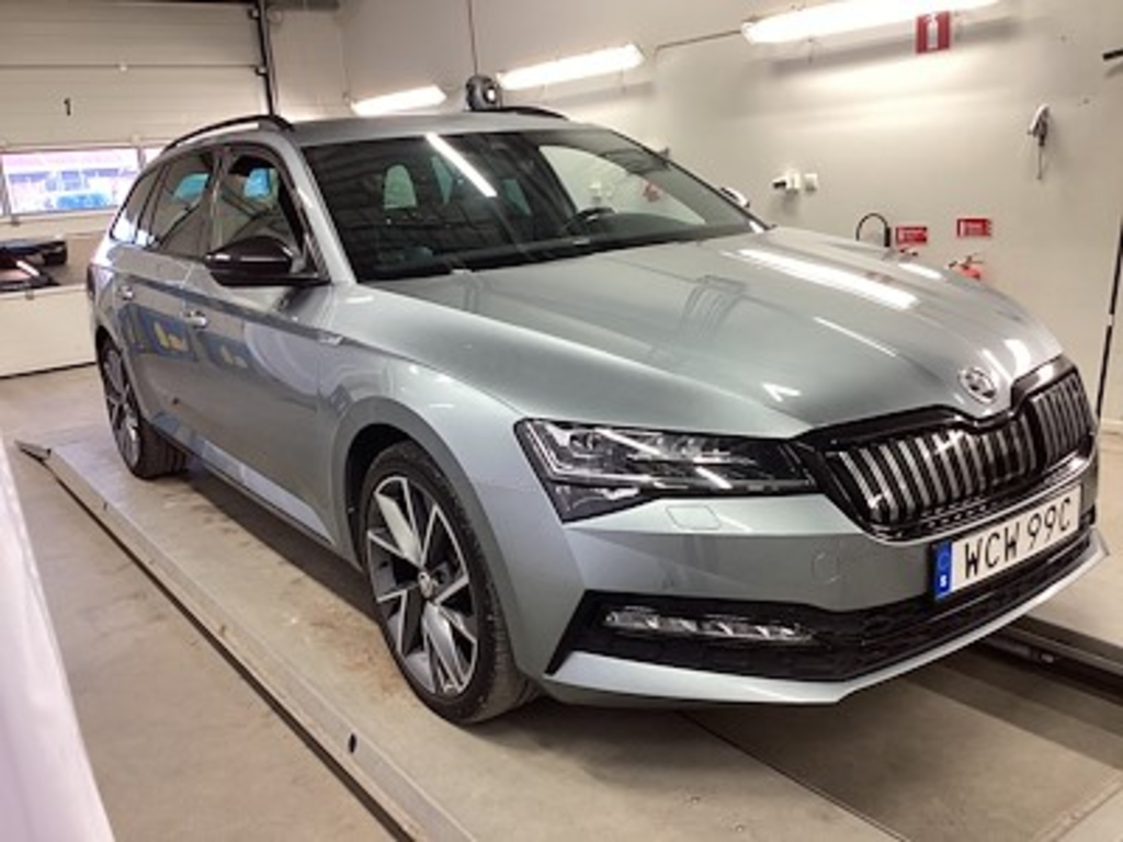 Skoda Superb iV Plug-In Sportline Drag Varmare