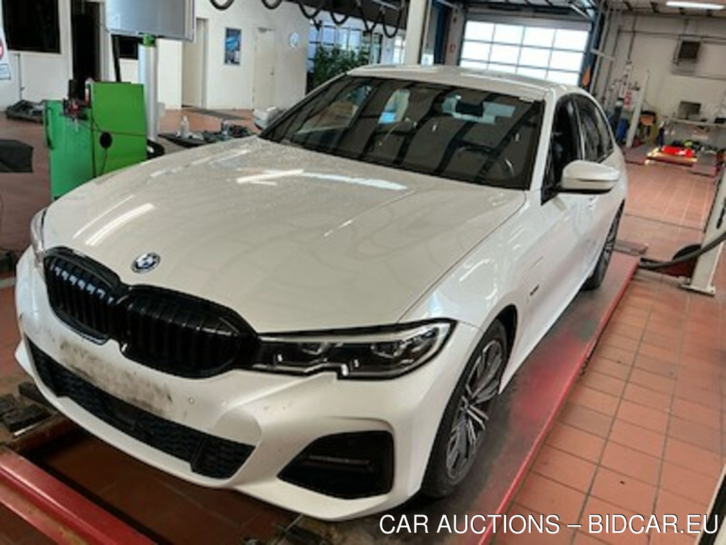 BMW 3 serie 330e M-Sport auto UA!