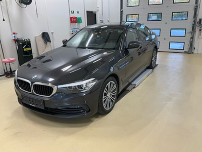 BMW 5 serie 3.0 530D CONNECTED AUTO UA!
