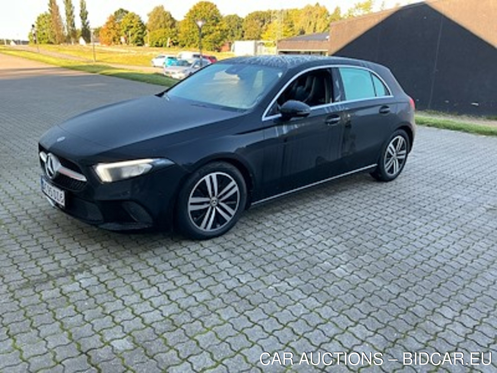 Mercedes-Benz A-KLASSE 2.0 200 D Business DCT UA!