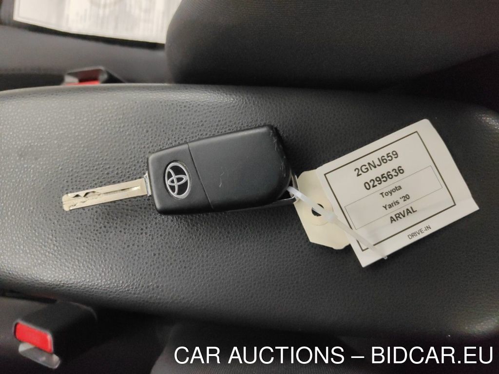 Toyota Yaris-xp21 1.5 VVT-I HYBRID 85KW DYNAMIC E-CVT 5D, 2025