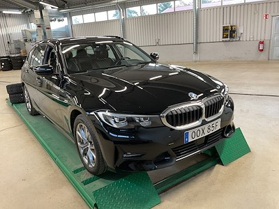 BMW Series 3 330e xDrive Touring Sport Line Drag