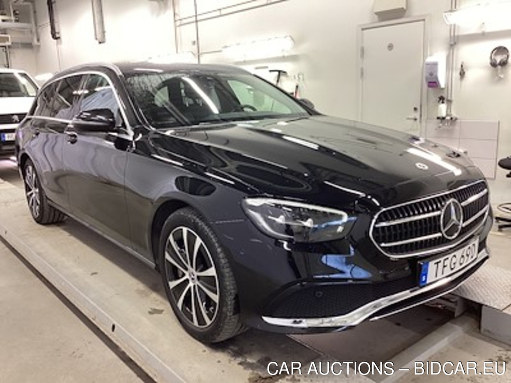 Mercedes-Benz E-KLASS 300 de T Avantgarde Drag Kamera