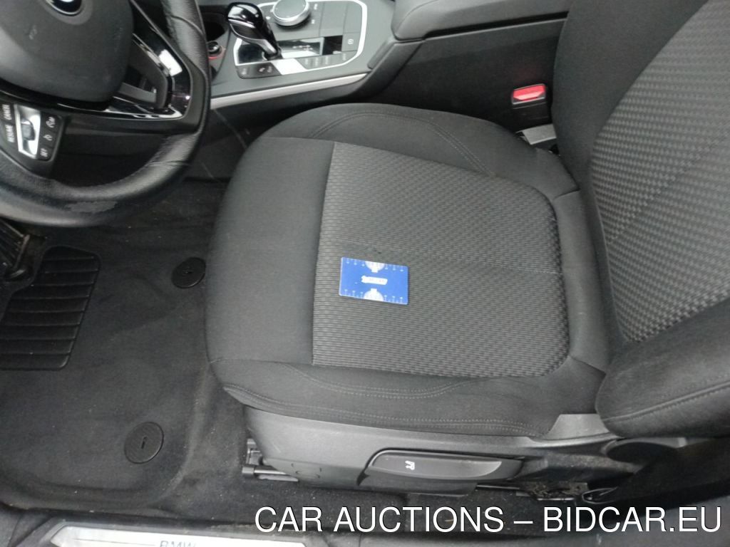 BMW Serie1-f40 REEKS HATCH 116DA (85 KW) 5D, 2021