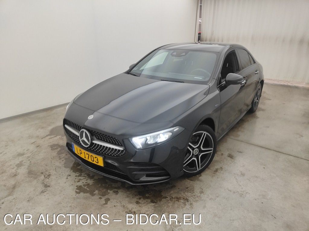 Mercedes A-klasse-lim-17 A SEDAN (V177) A 250 E 160 PHEV (EU6AP) 4D, 2021