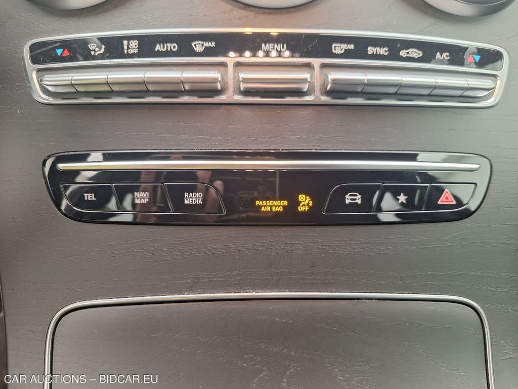 Mercedes Glc-klasse-bm25 FL19. MERCEDES-BENZ GLC GLC 200 D BUSINESS SOLUTION 5D, 2020