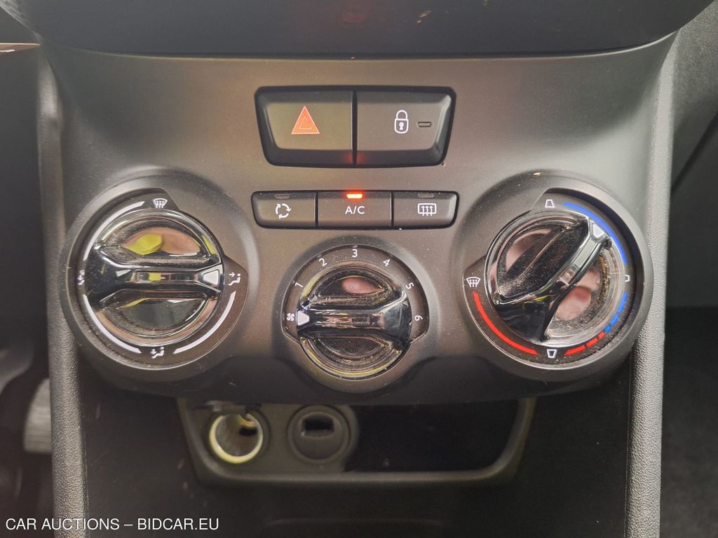Peugeot 2008 FL16. PEUGEOT 2008 1.2 PURETECH 61KW S&S ACTIVE 5D, 2019