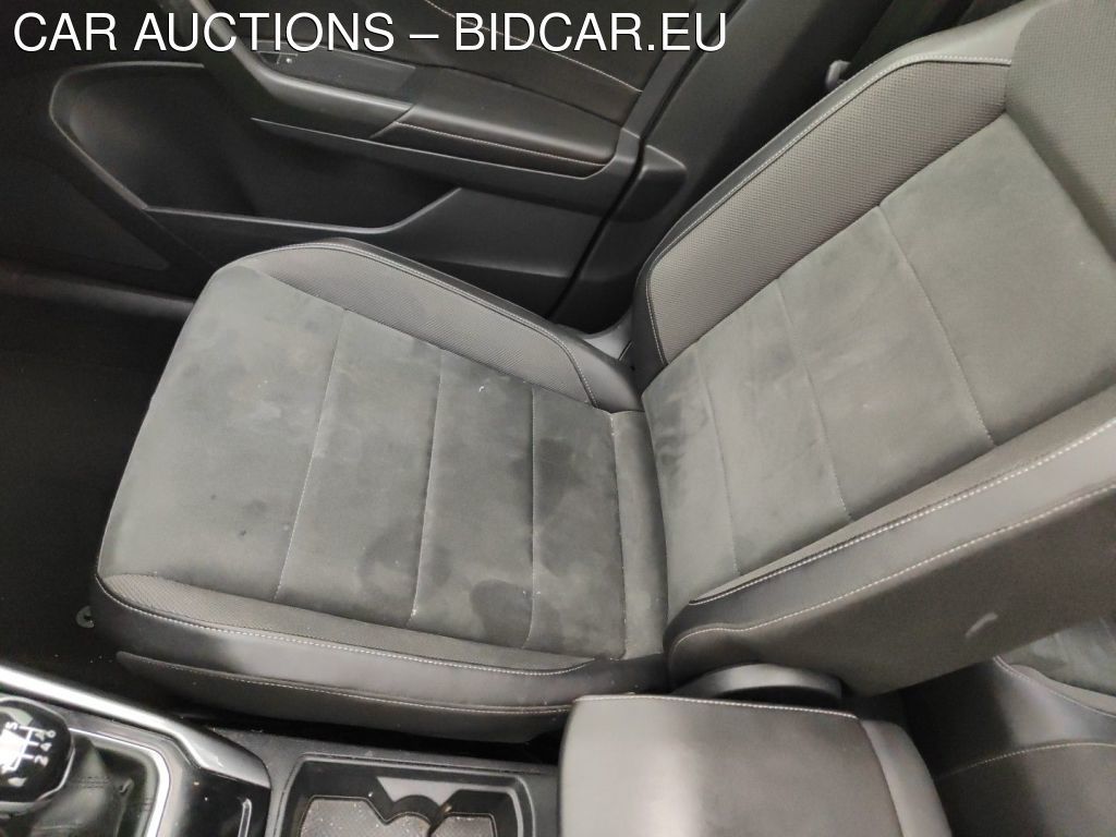 Volkswagen T-roc-d11 1.0 TSI STYLE BUSINESS 5D, 2022