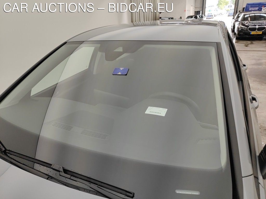 Volkswagen Golf-viii-lim-d VIII 1.5 TSI 85KW LIFE BUSINESS 5D, 2025
