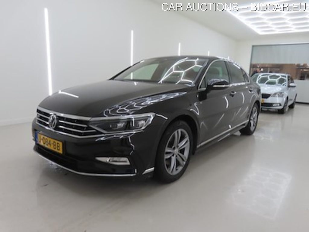 Volkswagen PASSAT 1.5 TSI 7-DSG Elegance Business R 4d