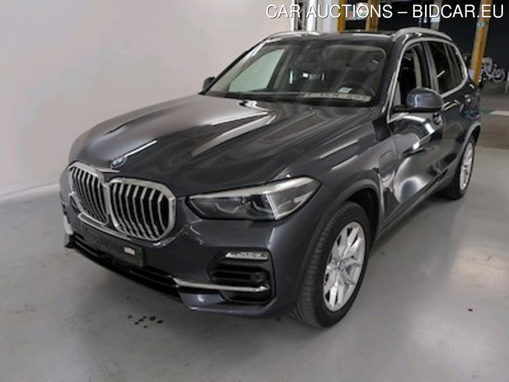 BMW X5 - 2018 3.0A xDrive45e PHEV Driving Assistant Business Travel