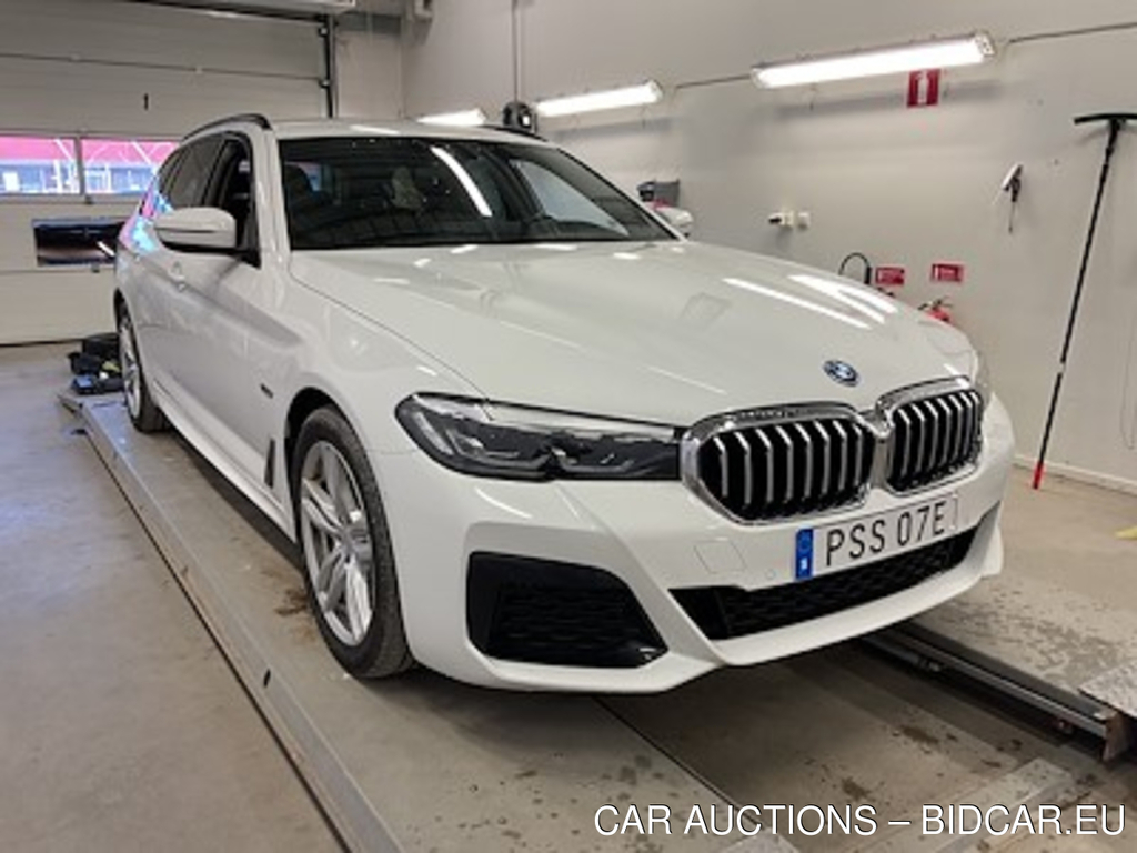 BMW 5-SERIE 530e xDrive Touring M Sport Drag Skinn