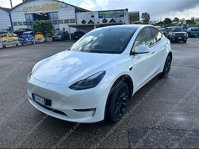 Tesla model Y 75 kwh dual -